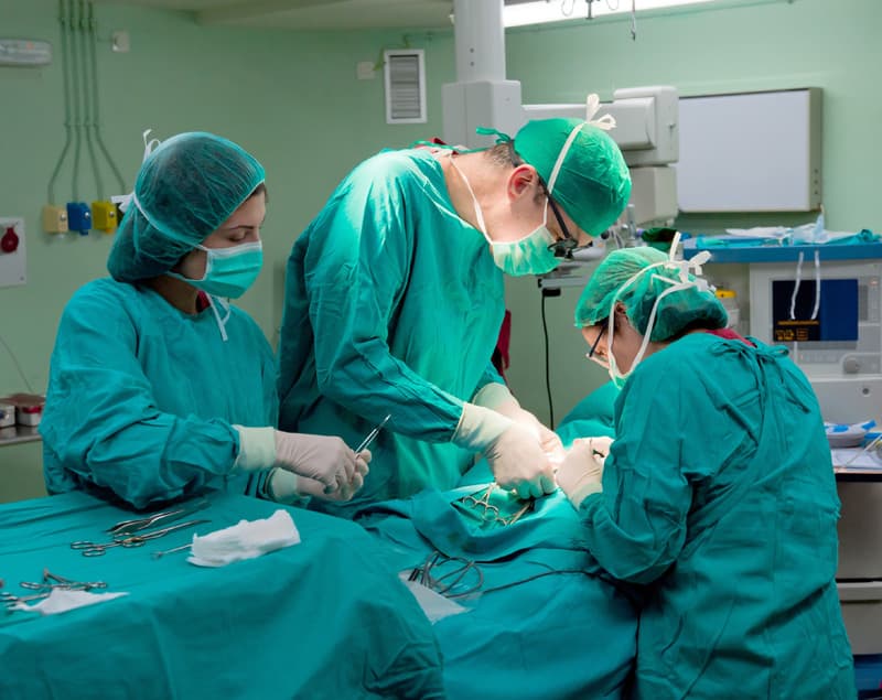 Cirugía oral en Bertamiráns con todas las garantías